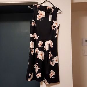 Beautiful Flower Patterned Dress - small
